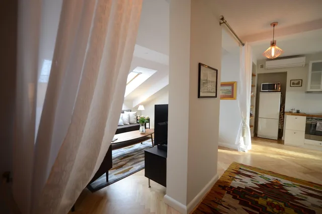 لوفت ديلوكس، CRYSTAL SUITES OLD TOWN 7/10