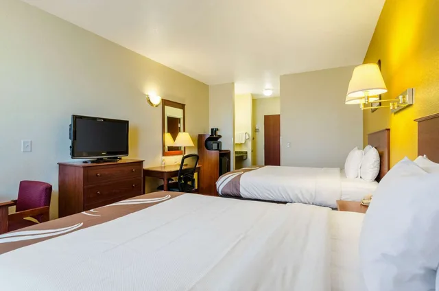 غرفة بسريرين كوين، Holiday Inn Express Wichita North - Park City 3/3