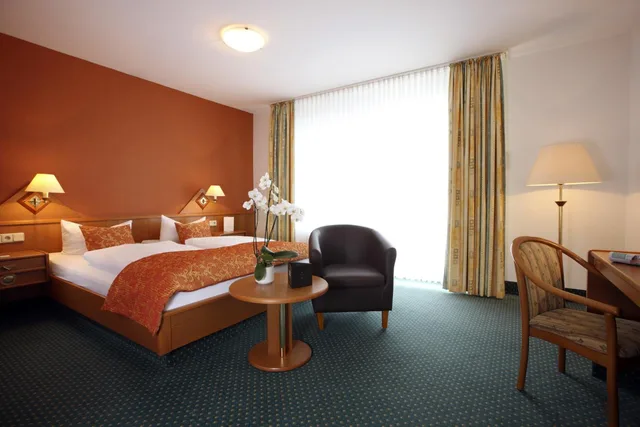 Room, Double Bed, Side Sea View, Balcony، Hotel Bernstein 5/8