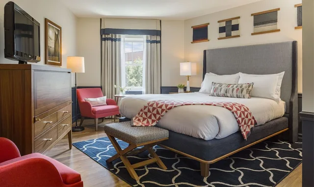 غرفة بسرير كوين تُحدَّد حسب التوفر، Portland Harbor Hotel 2/3
