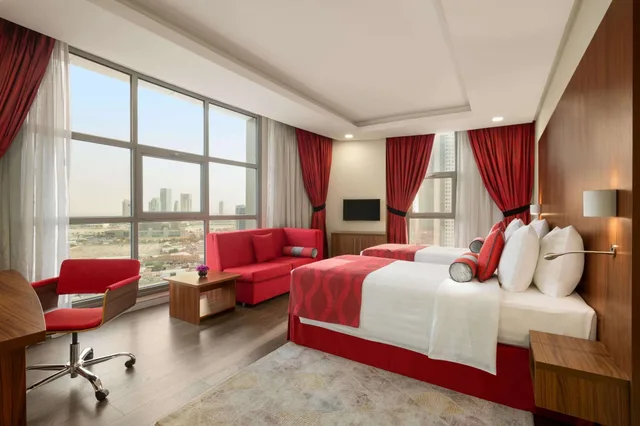 جناح جونيور بسريرين منفصلين للمدخنين، Ramada Encore By Wyndham Kuwait Downtown 2/5