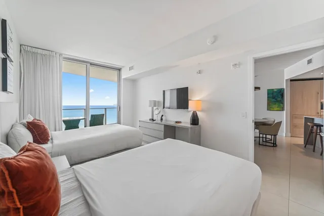 شقة سكنية بريميوم بسرير كينج وسريرين مزدوجين مع أريكة، Lyfe Resort & Residences 4/8