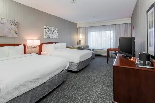 غرفة بسريرين كوين، Courtyard by Marriott Roseville Galleria Mall/Creekside Ridge Drive 6/10