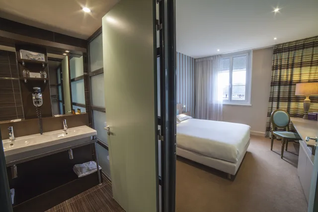Double Comfort 1 or 2 persons, The Originals Lens Ouest La Maison Rouge 2/2