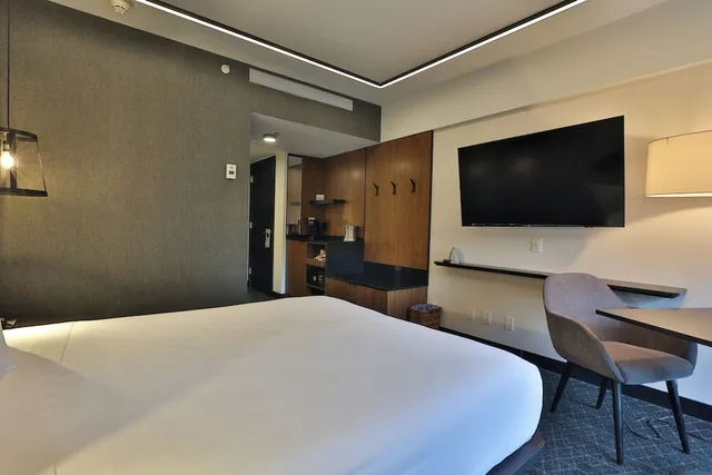 غرفة بسرير كوين، Hotel Montreal Bonaventure 6/9