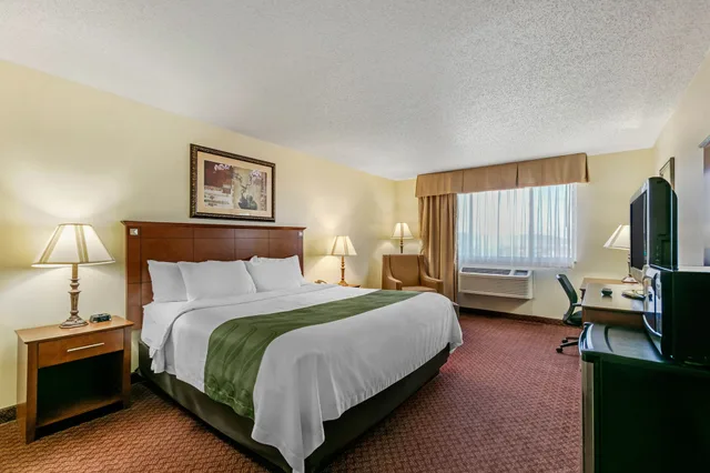 غرفة قياسية بسرير كينج، Quality Inn near Monument Health Rapid City Hospital 2/8