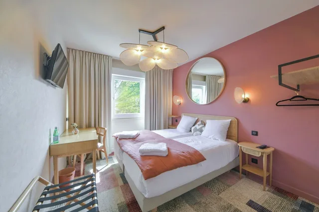 غرفة قياسية بسريرين منفصلين، Brit Hotel Bourges L Olympia 6/10