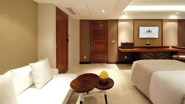 Deluxe, Double Bed, The Bandha Hotel & Suites 6/8