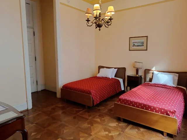 غرفة عائلية رباعية، Gran Hotel Bolivar 4/6