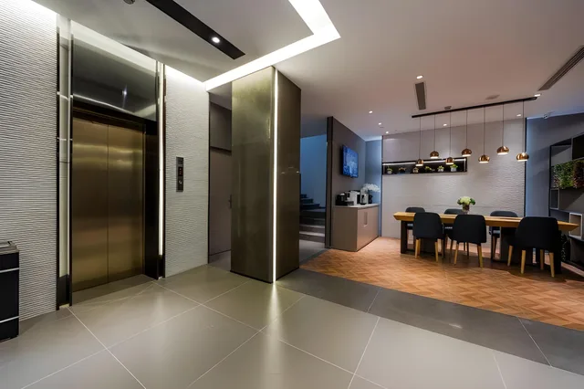 Home Business travel Inn (Shanghai East Nanjing Road The Bund Center)، Pudong 35/41