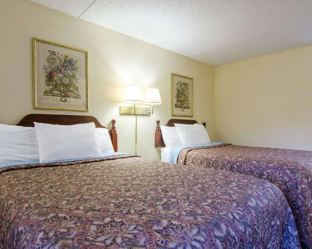 Room, 2 Double Beds, Smoking, Rodeway Inn Norcross GA 1/2