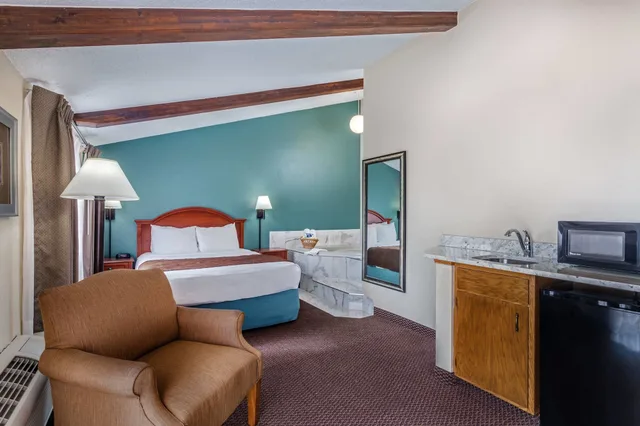 غرفة ديلوكس بسرير كوين، AmericInn by Wyndham New Richmond 3/5