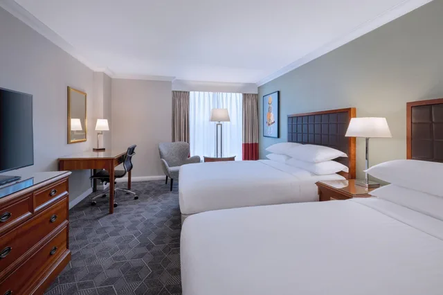 غرفة ديلوكس رباعية بسريرين مزدوجين، Delta Hotels By Marriott Heathrow Windsor 2/5