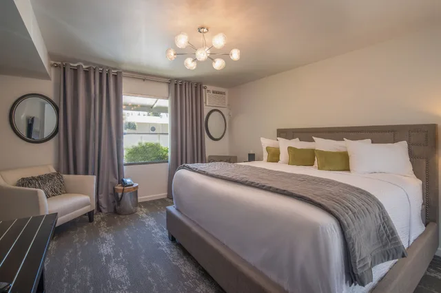 غرفة تنفيذية بسرير كينج، The Greens Hotel 1/3