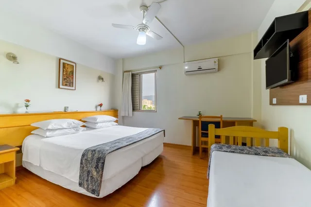 غرفة قياسية ثلاثية بسرير مزدوج وسرير فردي، Itapetinga Hotel 5/10