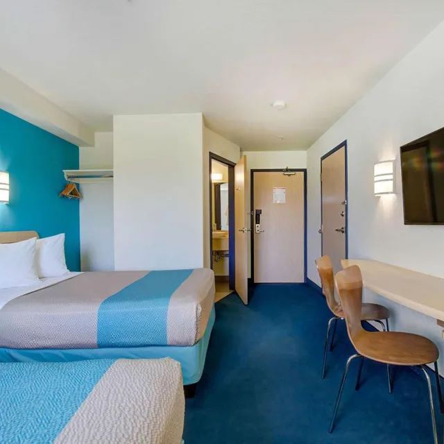 غرفة رباعية للمدخنين، Motel6 Grande Prairie, AB 3/7