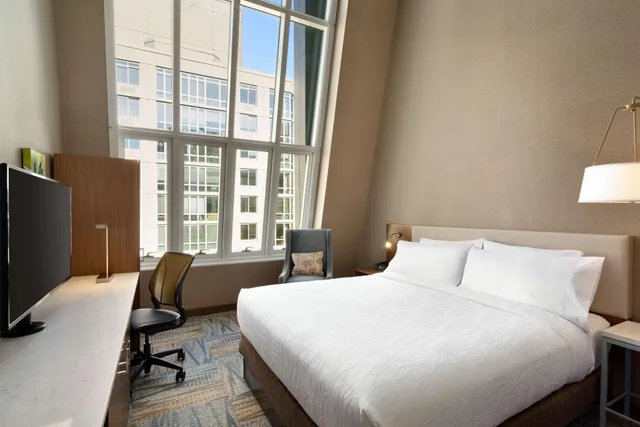غرفة بسرير مزدوج بإطلالة، Hilton Garden Inn New York Times Square South 1/2