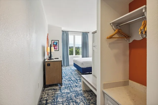 غرفة بسرير كينج وسرير بطابقين لذوي الإعاقة، Dollywood S Dreammore Resort And Spa 7/7