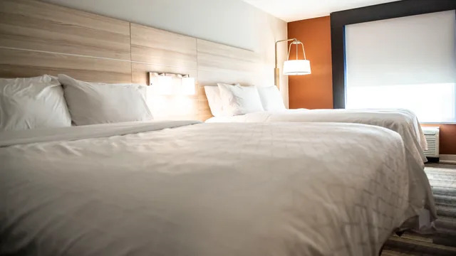 غرفة بسريرين كوين لذوي الإعاقة، Holiday Inn Express Hotel And Suites Sedalia 2/4