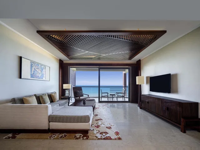 1 Bedroom, Deluxe, Suite, King Bed, Ocean View, Kitchen, Pullman Oceanview Sanya Bay Resort and Spa 4/5