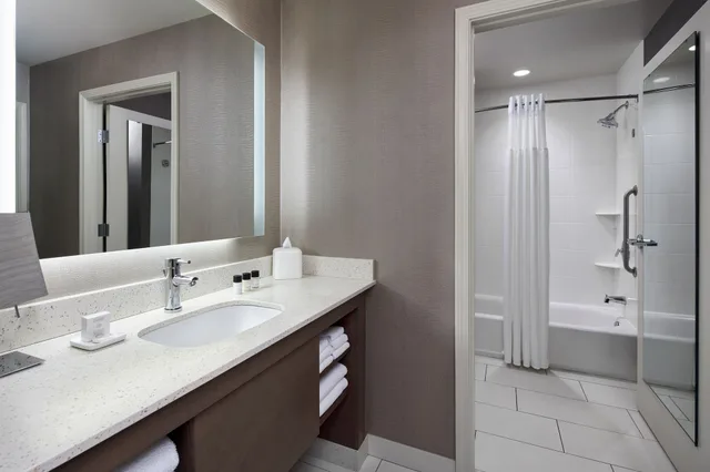 جناح رئاسي بسرير كينج بإطلالة على البحيرة، Charleston Kiawah Island/Andell Inn 4/5