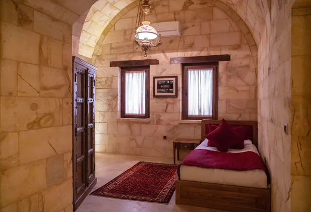 Palace, 1 Queen and 3 Single Beds، Kayakapi Premium Caves Cappadocia 1/2