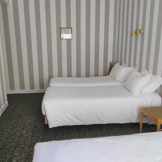 غرفة ثلاثية، GRAND HOTEL DU HAVRE 5/10