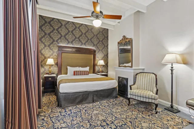 غرفة ديلوكس بسرير مزدوج، Place D'armes Hotel 2/2