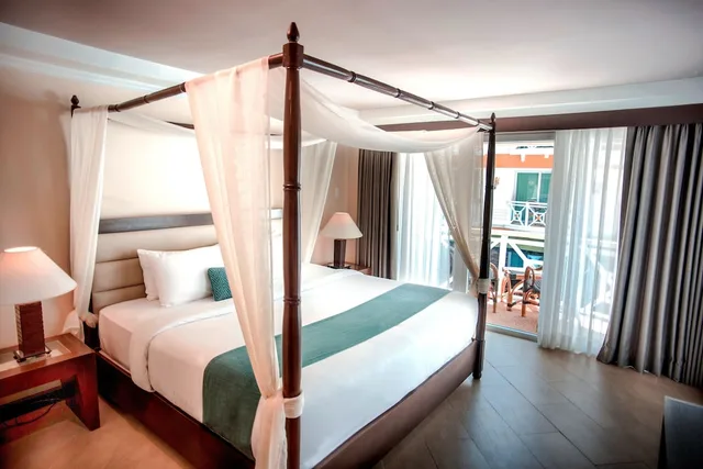 غرفة بريميير بسرير مزدوج وسرير فردي، Boracay Mandarin Island Hotel 1/4