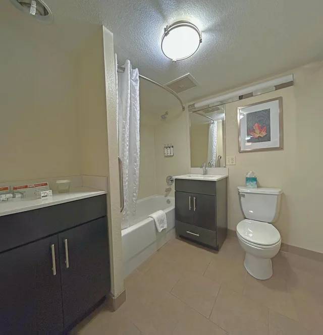 غرفة بسريرين كينج، Candlewood Suites Indianapolis Downtown Medical District 8/8