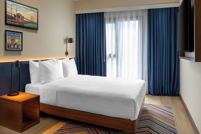 غرفة سوبيريور بسرير كينج، Hampton by Hilton Istanbul Sisli 1/4