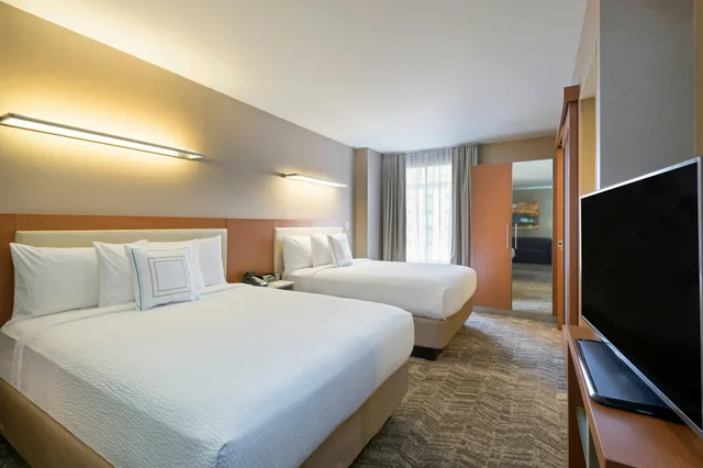 غرفة، Springhill Suites Louisville Downtown 1/4