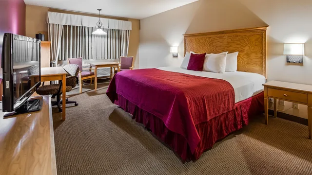 غرفة قياسية بسرير كينج، Best Western Plus Caldwell Inn & Suites 3/9