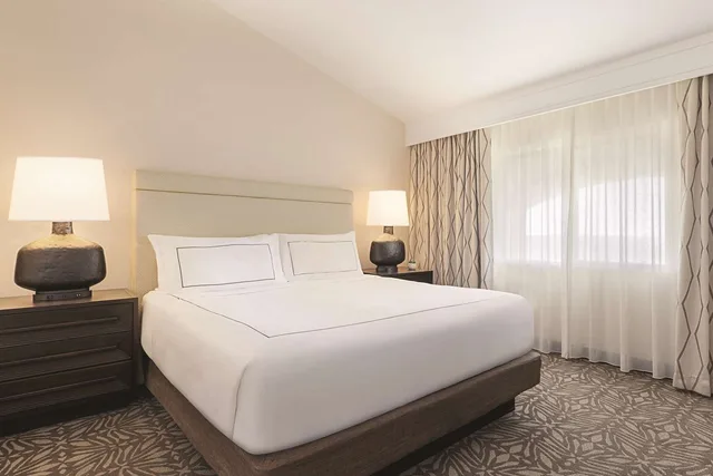 Suite, King Bed, Bathtub, Accessible, Zachari Dunes on Mandalay Beach, Curio Collection by Hilton 1/1