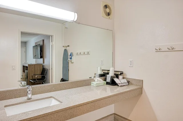 غرفة بسريرين كوين لذوي الإعاقة، Vagabond Inn San Luis Obispo 4/6