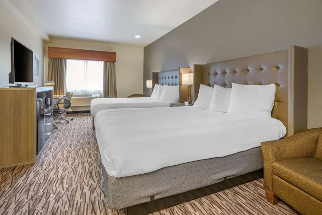 Standard, 2 Queen Beds, Best Western Plus Peppertree Airport Inn 1/9