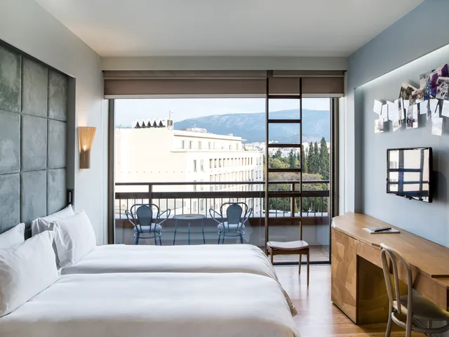 استوديو، New Hotel 1/6