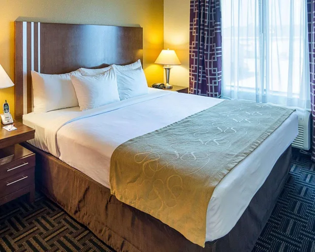 جناح، Comfort Suites Natchitoches, LA 1/6