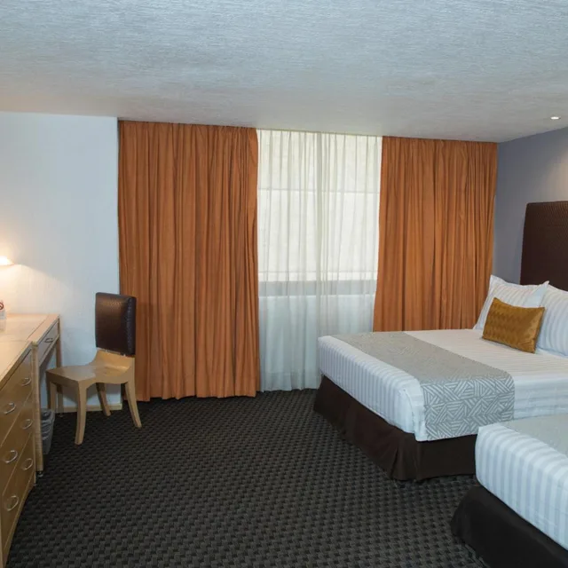 جناح جونيور، Sevilla Palace Hotel 4/9