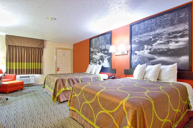 غرفة قياسية بسريرين كوين للمدخنين، Super 8 By Wyndham Christiansburg 2/5