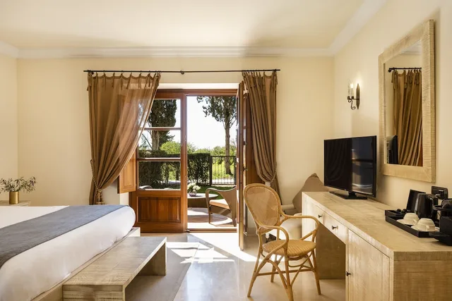 غرفة سوبيريور بسرير كوين بشرفة، Son Julia Country House Hotel 3/10