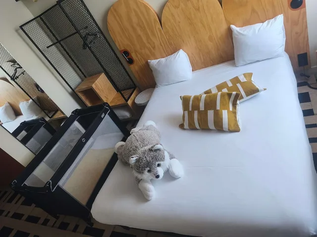 غرفة عائلية بسرير مزدوج مع أريكة، ibis Styles Montauban 5/10