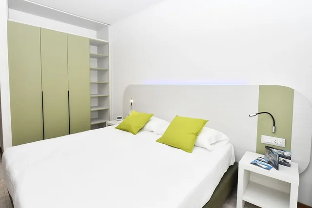 شقة كومفورت بسرير كوين وسريرين منفصلين، Suites Marilia Apartments 2/5