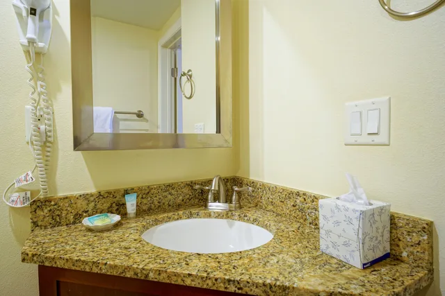 Studio, Queen Murphy Bed, Kitchen، La Costa Beach Club 6/6