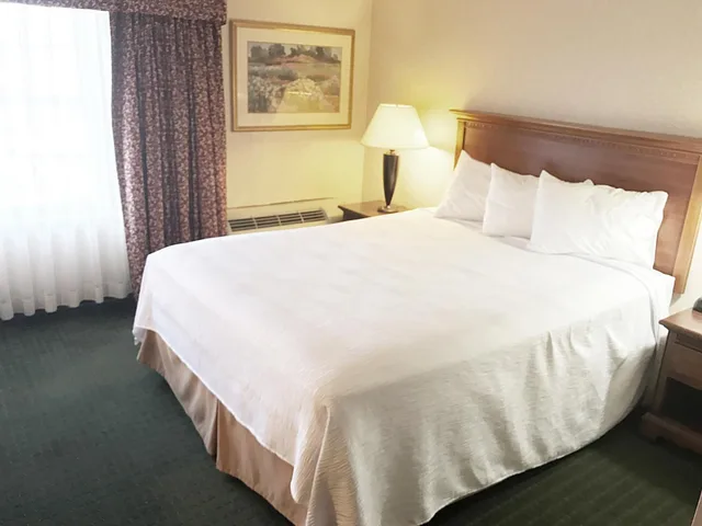 غرفة بسرير كوين، White River Inn and Suites 2/6