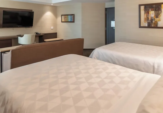 Suite, 2 Double Beds, HOLIDAY INN GUATEMALA 2/10