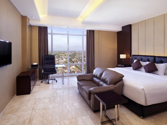 Hollywood, Junior Suite, King Bed، Grand Mercure Solo Baru 1/1