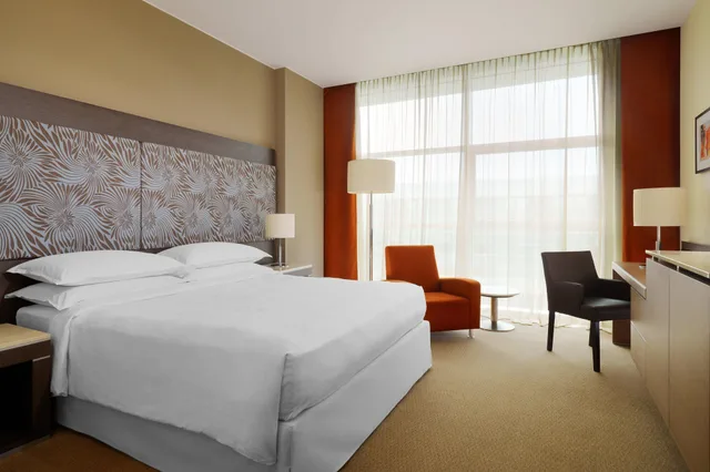 غرفة كلاسيكية بسرير كينج، Sheraton Milan Malpensa Airport Hotel & Conference Centre 1/4