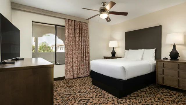 فيلا بسرير كينج بغرفتي نوم، Holiday Inn Club Vacations Scottsdale Resort 1/3