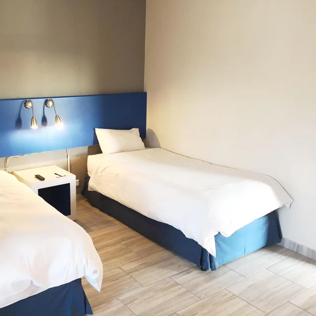 غرفة قياسية بسريرين منفصلين، Premier Splendid Inn Bayshore 2/6